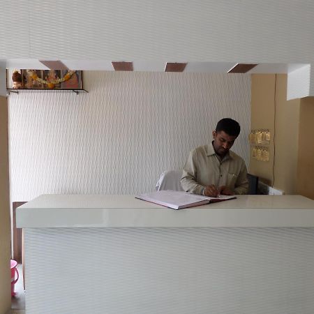 Parvat Lodge Ahmednagar Buitenkant foto
