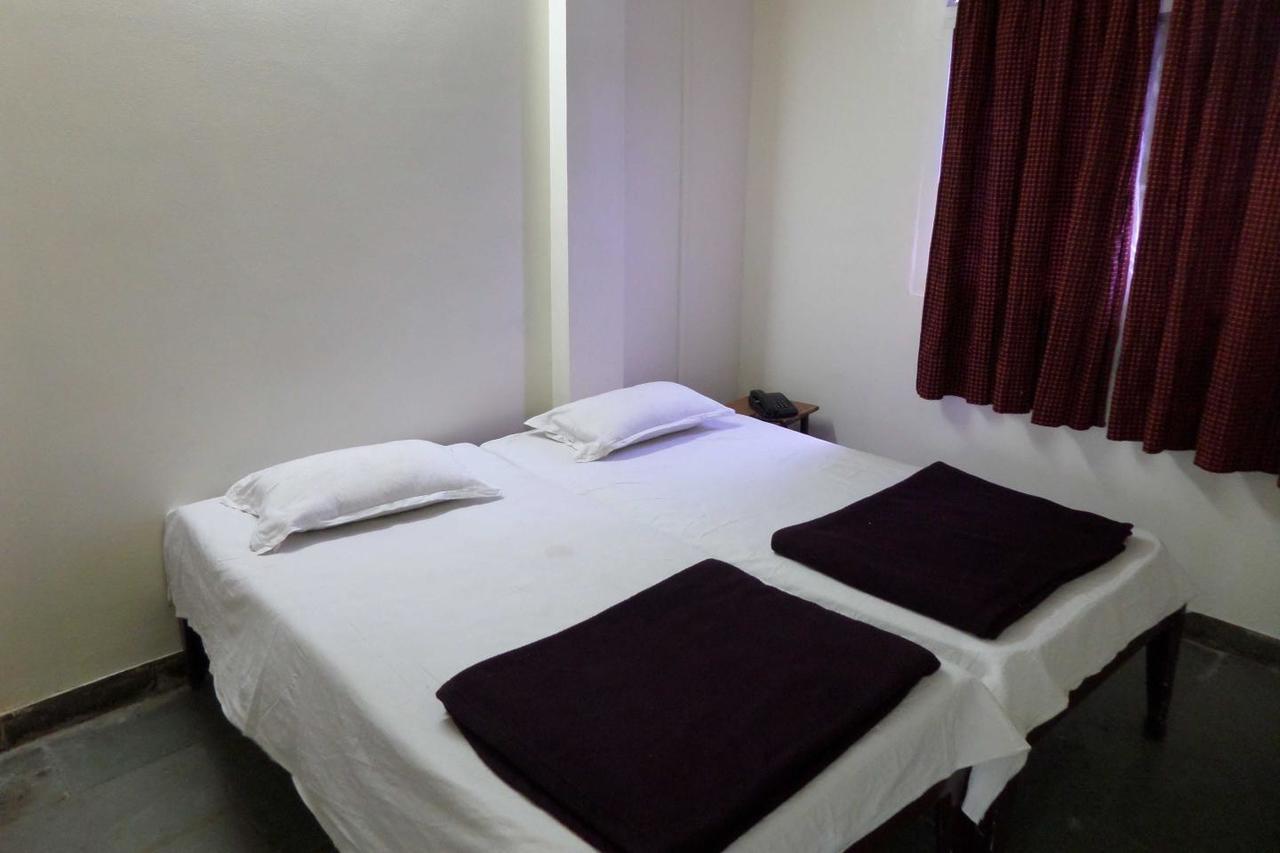 Parvat Lodge Ahmednagar Buitenkant foto